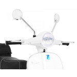 Elektrická motorka Vespa - biela